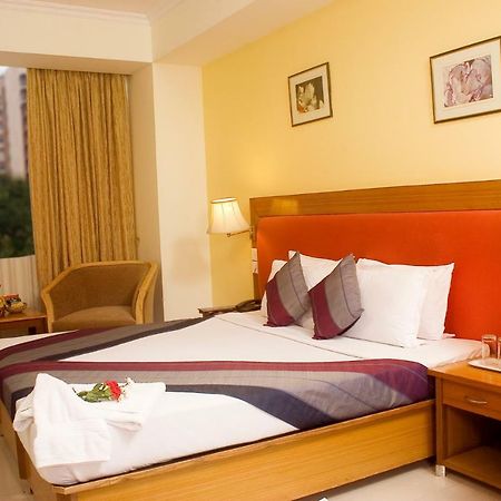 Ramanashree Brunton Hotel Бангалор Екстериор снимка