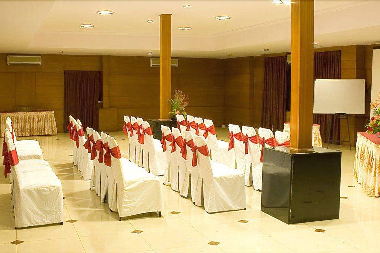 Ramanashree Brunton Hotel Бангалор Екстериор снимка