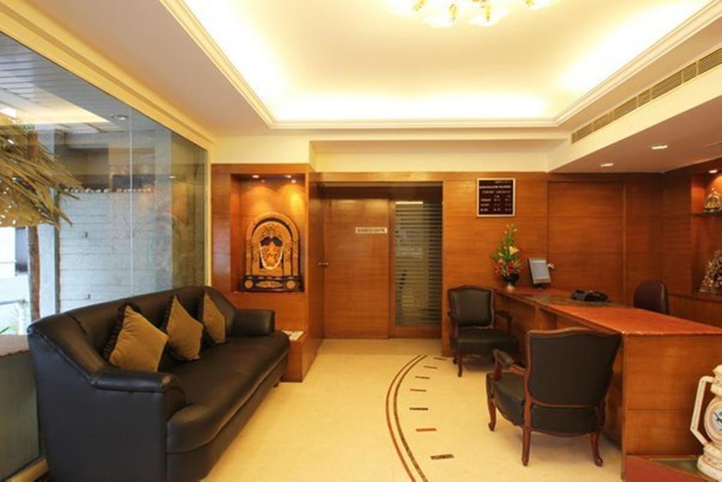 Ramanashree Brunton Hotel Бангалор Екстериор снимка