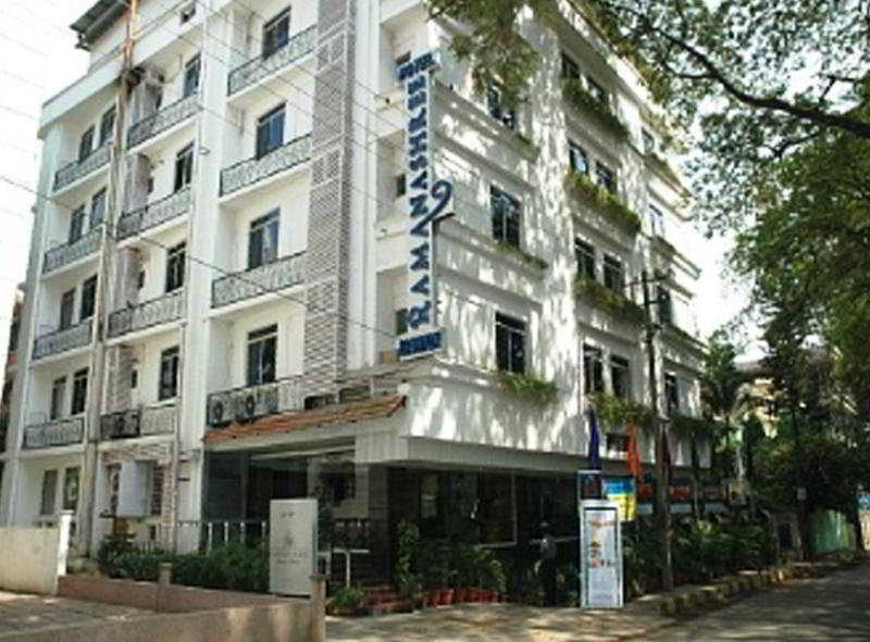Ramanashree Brunton Hotel Бангалор Екстериор снимка