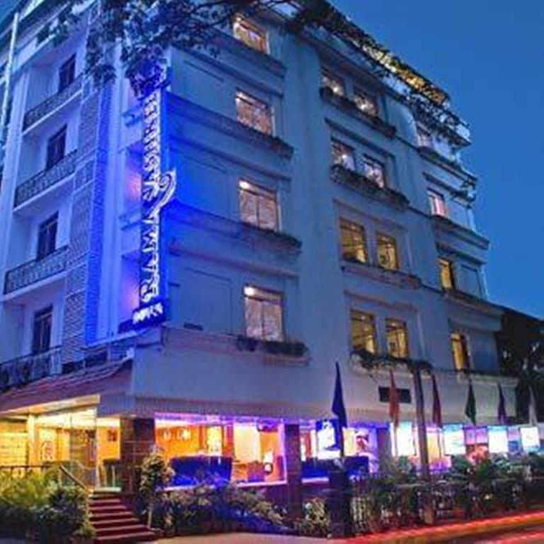 Ramanashree Brunton Hotel Бангалор Екстериор снимка