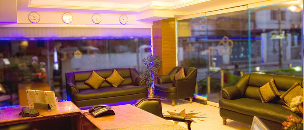 Ramanashree Brunton Hotel Бангалор Екстериор снимка