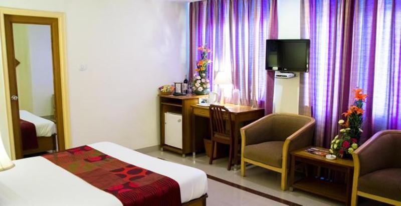 Ramanashree Brunton Hotel Бангалор Екстериор снимка